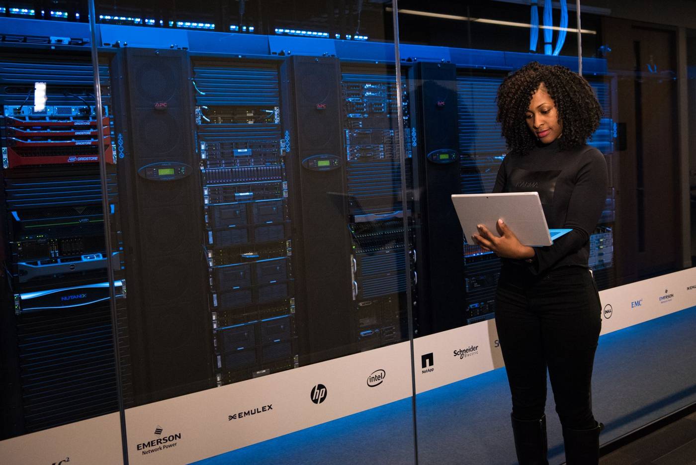 Data center server rows technology