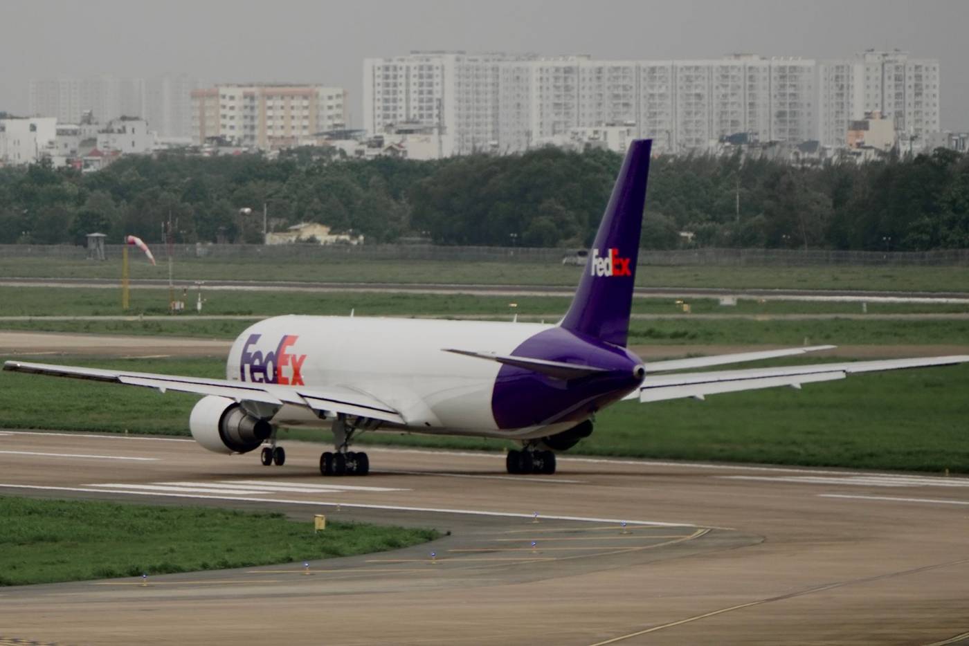 Fedex cargo plane airport