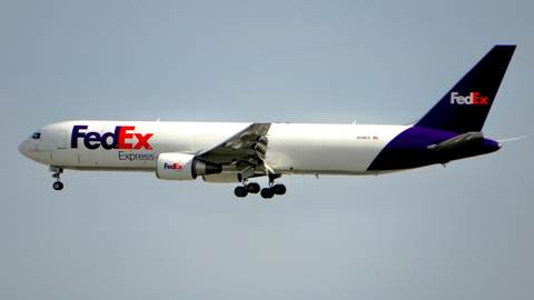 FedEx (FDX) Revenue Rises on Premium Parcel Demand