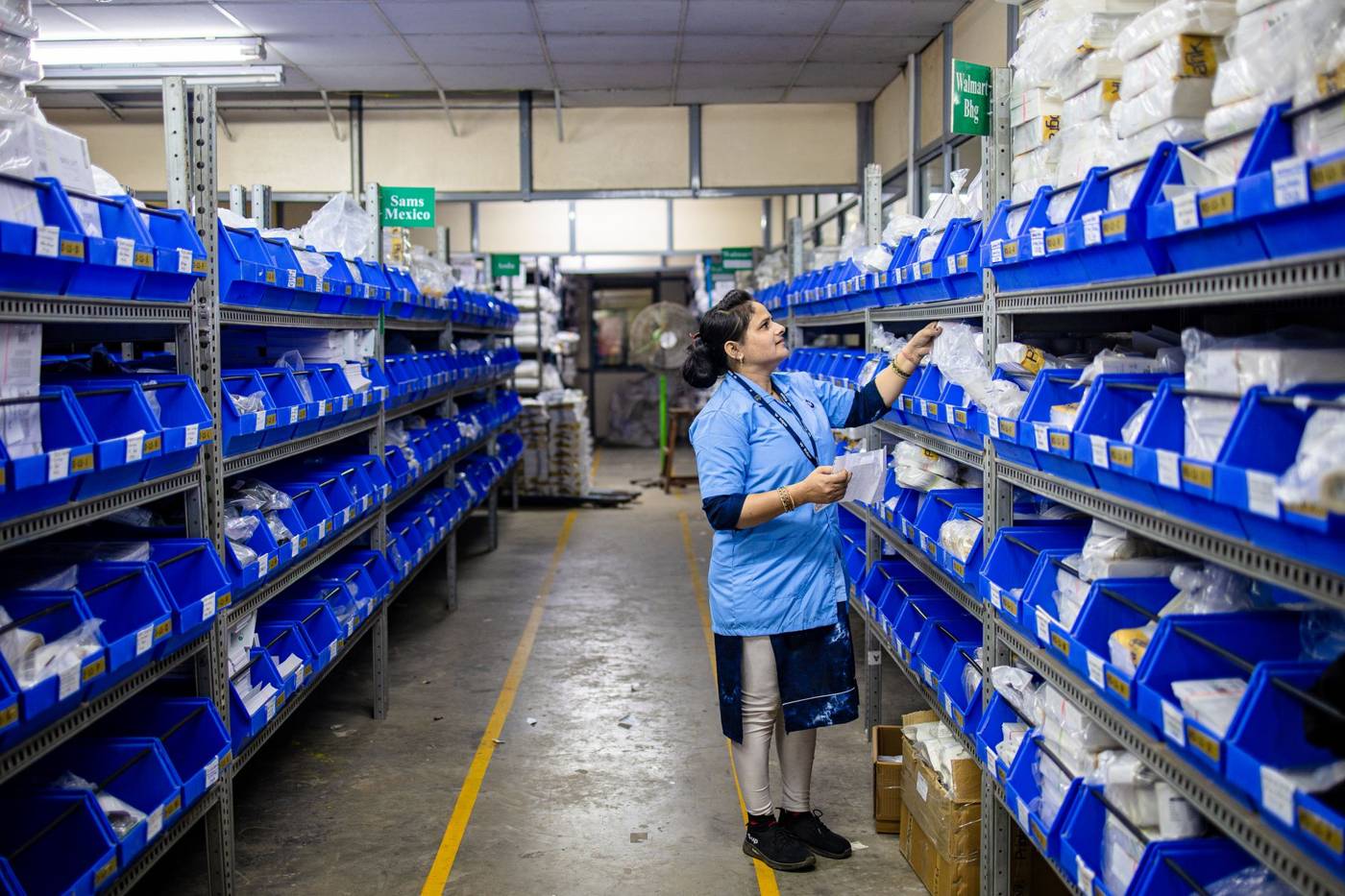 Flipkart Minutes has hit 1,000 micro-fulfillment centers in under two years and is targeting 1,500 by 2026, intensifying…
