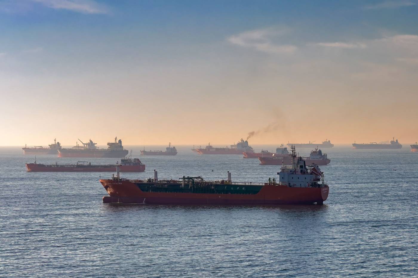 Oil tankers strait of hormuz