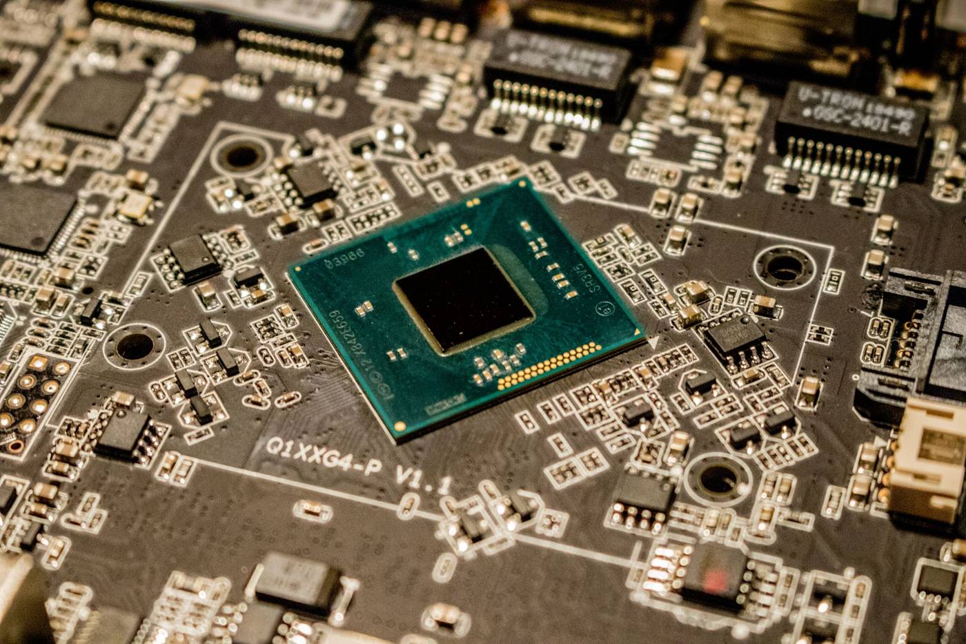Openai broadcom chip silicon