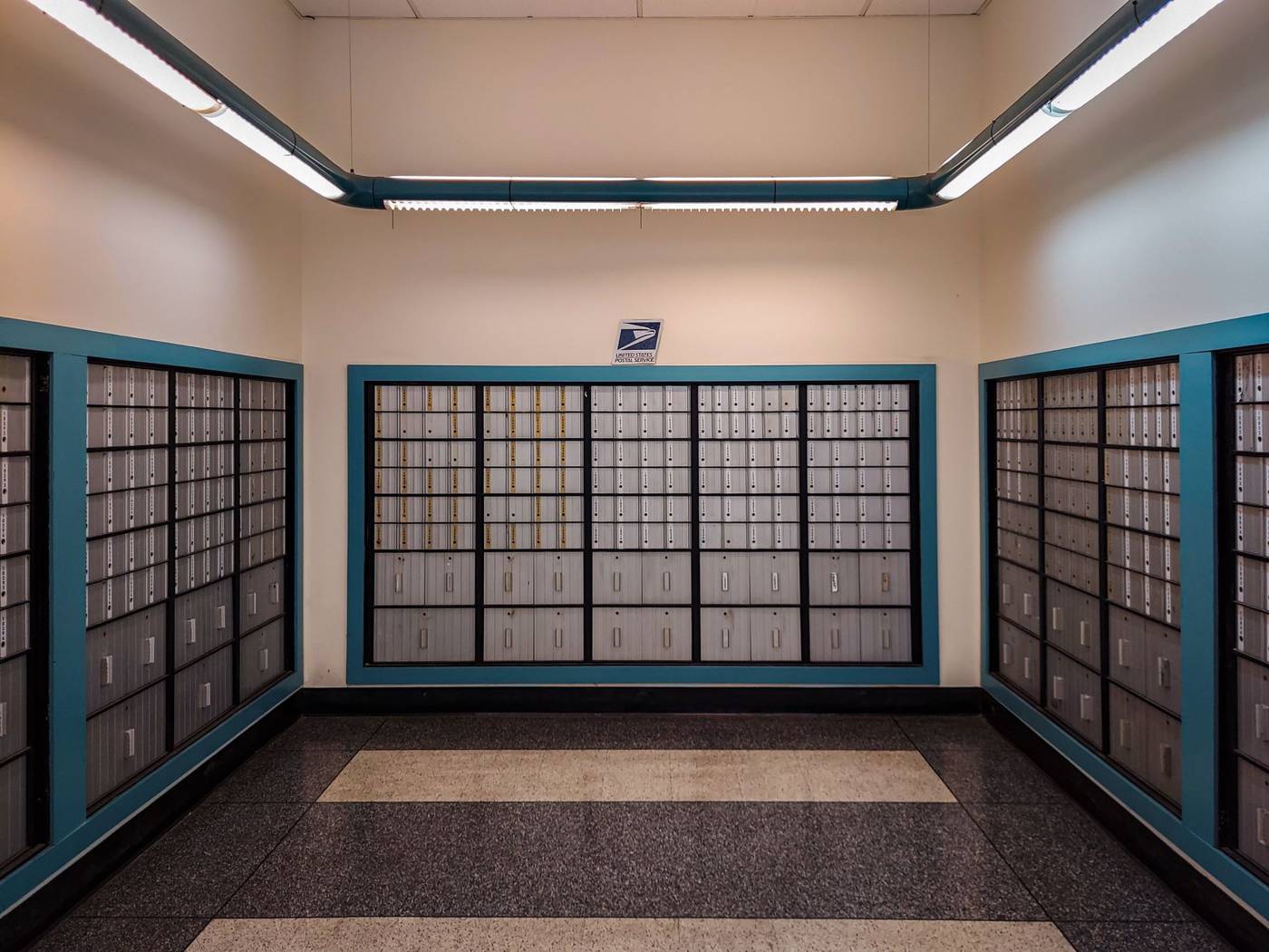 Us postal service post office building